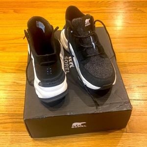 Women’s 7.5 Sorel KINETIC RENEGADE caribou; waterproof, insulated, like new.